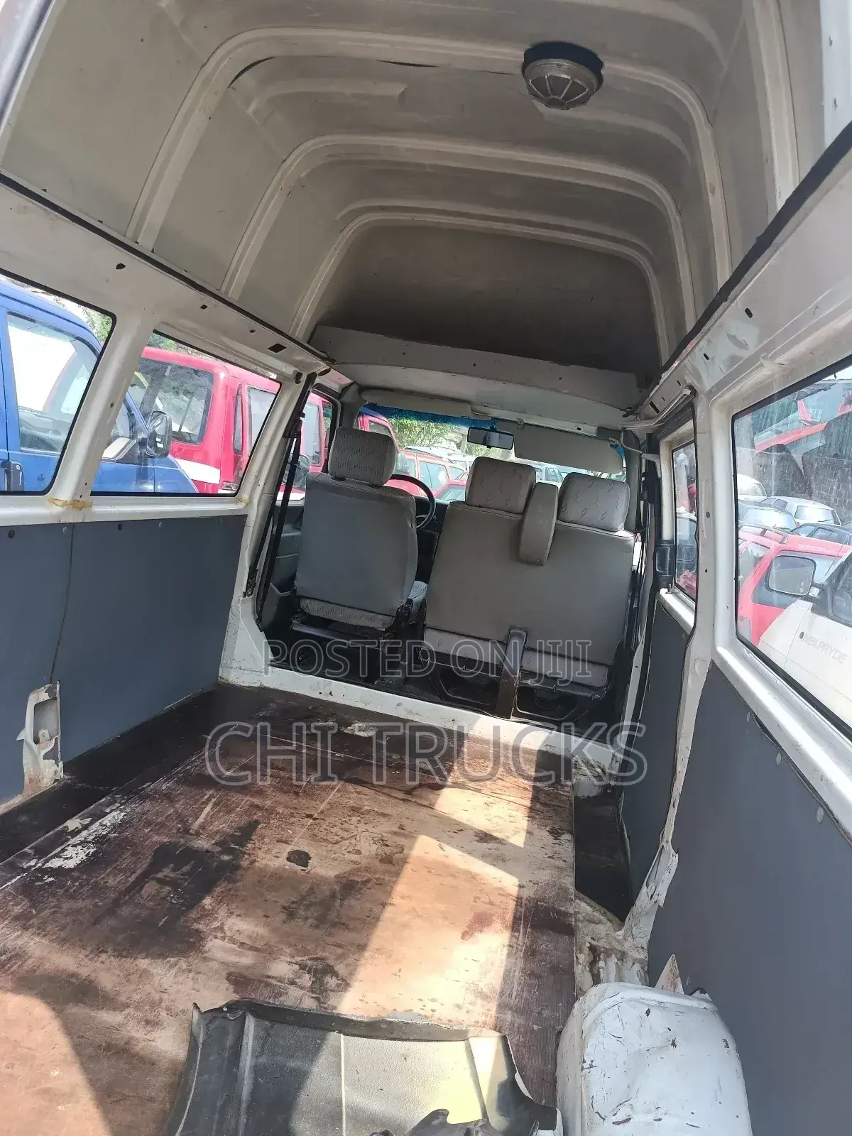 Volkswagen Transporter 2002 White