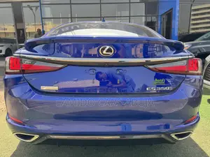 Lexus ES 2019 Blue