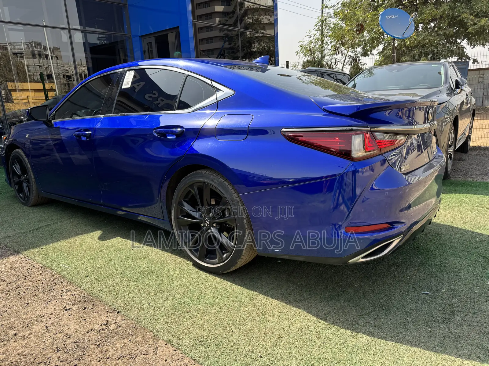 Lexus ES 2019 Blue