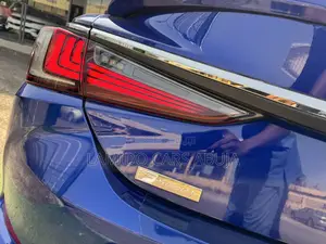 Lexus ES 2019 Blue