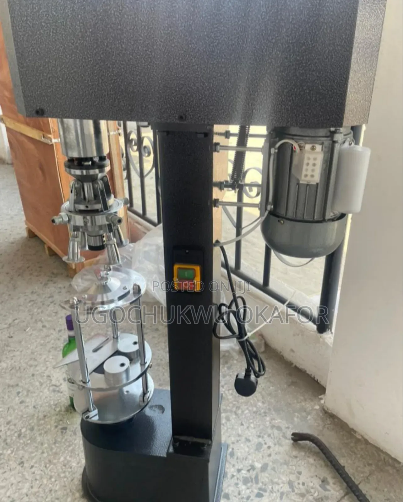 880 Bottle and Capping Machine