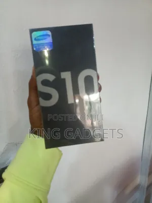 Photo - New Samsung Galaxy S10 128 GB Black