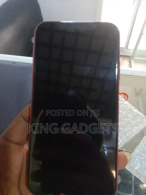 Photo - Apple iPhone XR 128 GB Red