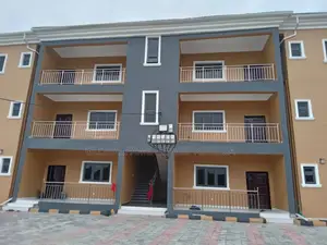 3bdrm Block of Flats in Golf Road Lakowe for rent