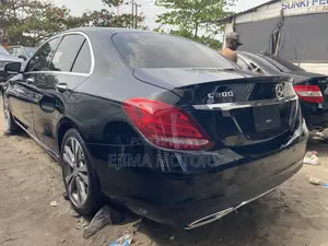 Mercedes-Benz C300 2017 Black
