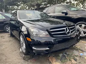 Mercedes-Benz C300 2013 Black