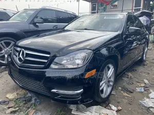 Mercedes-Benz C300 2013 Black