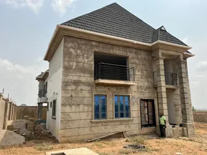 4bdrm Duplex in Federal Housing, Osogbo for sale