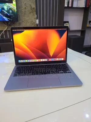 Laptop Apple MacBook Pro 2020 16GB Intel Core I7 SSD 512GB