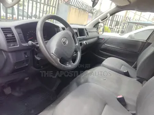 Toyota HiAce 2018 White