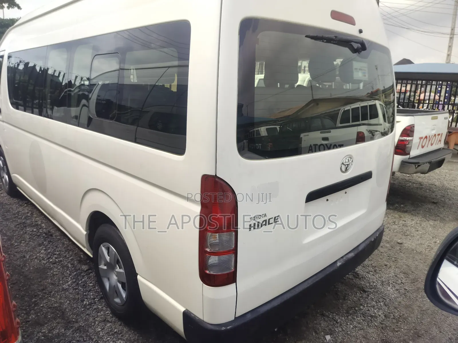 Toyota HiAce 2018 White