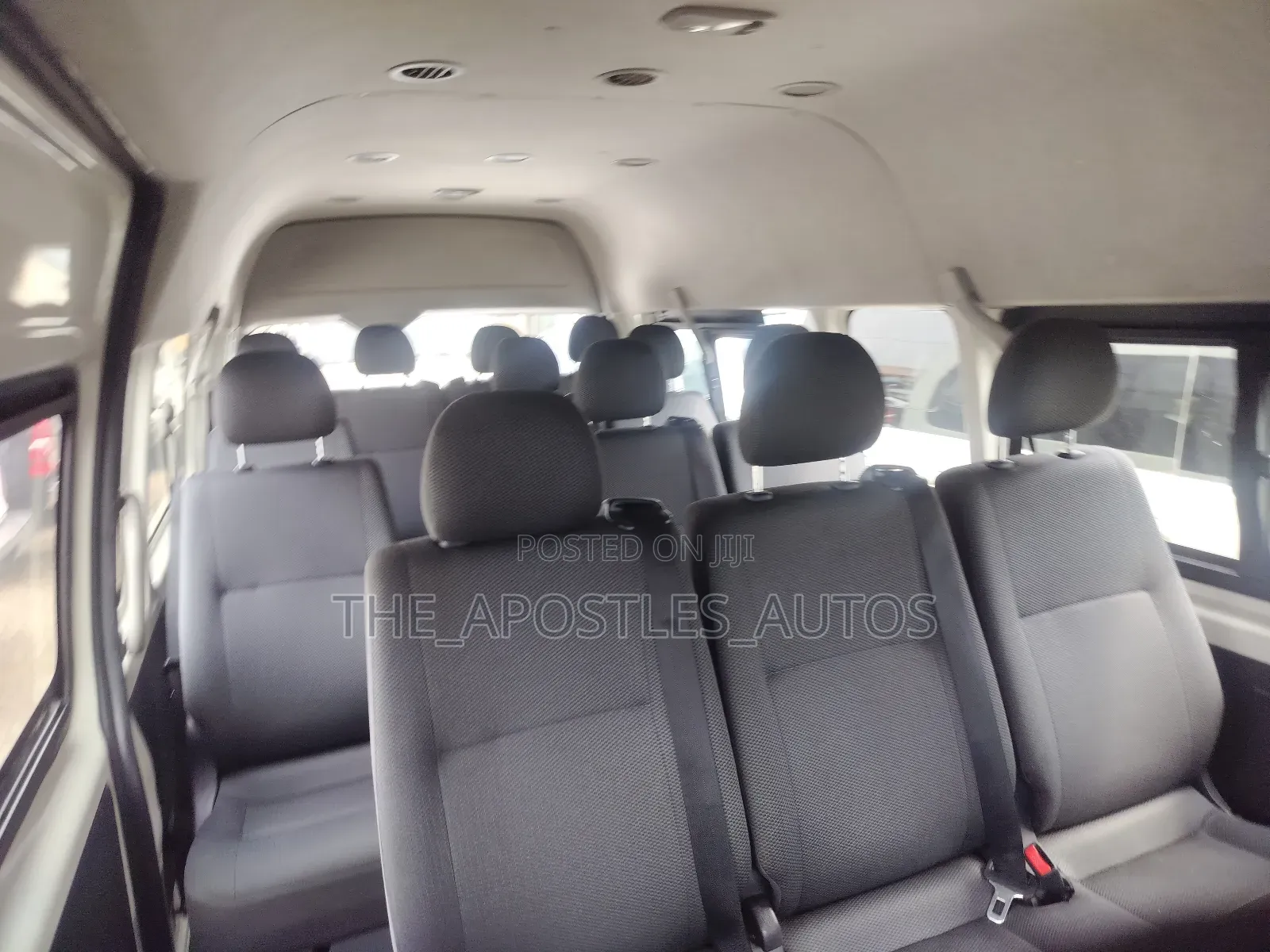 Toyota HiAce 2018 White