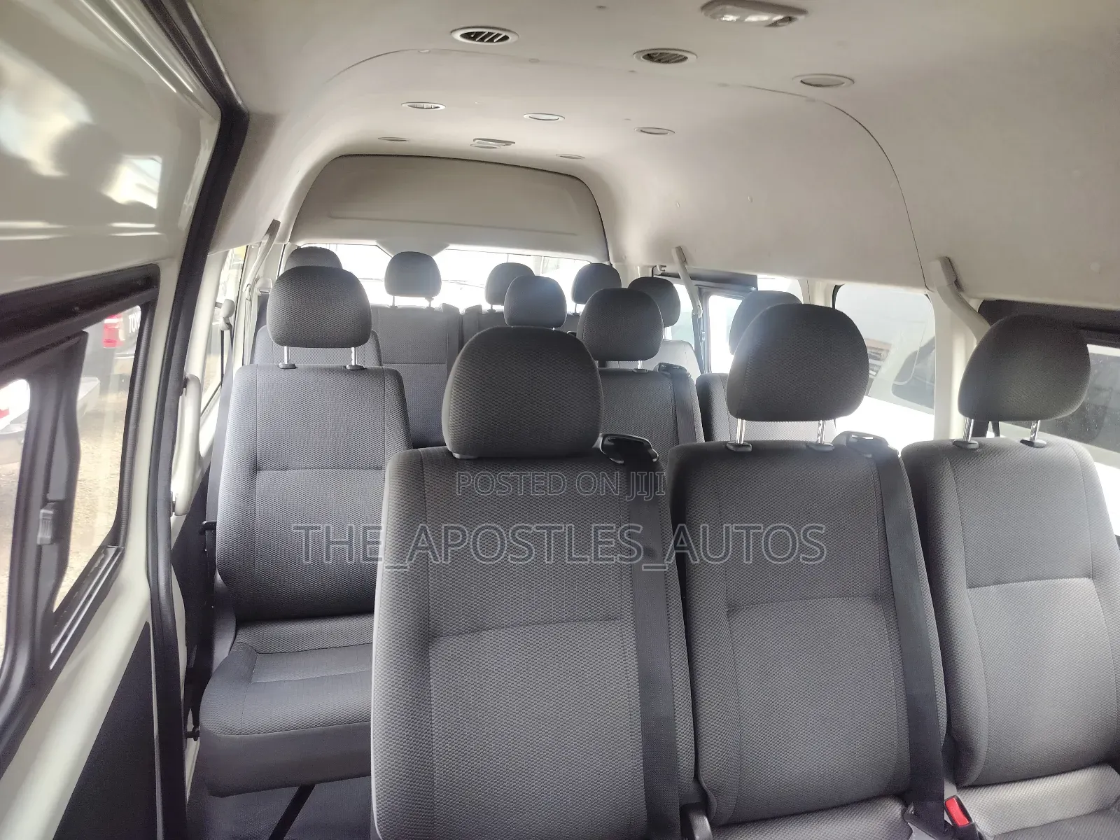 Toyota HiAce 2018 White