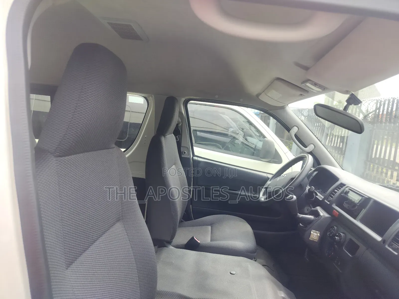 Toyota HiAce 2018 White