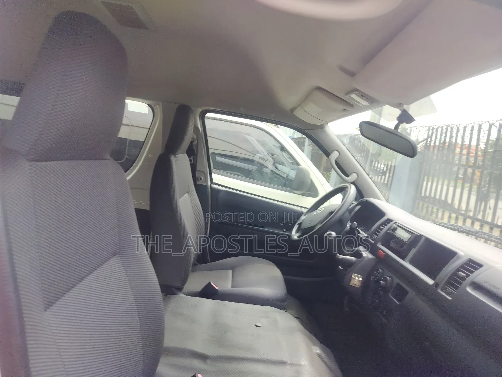 Toyota HiAce 2018 White