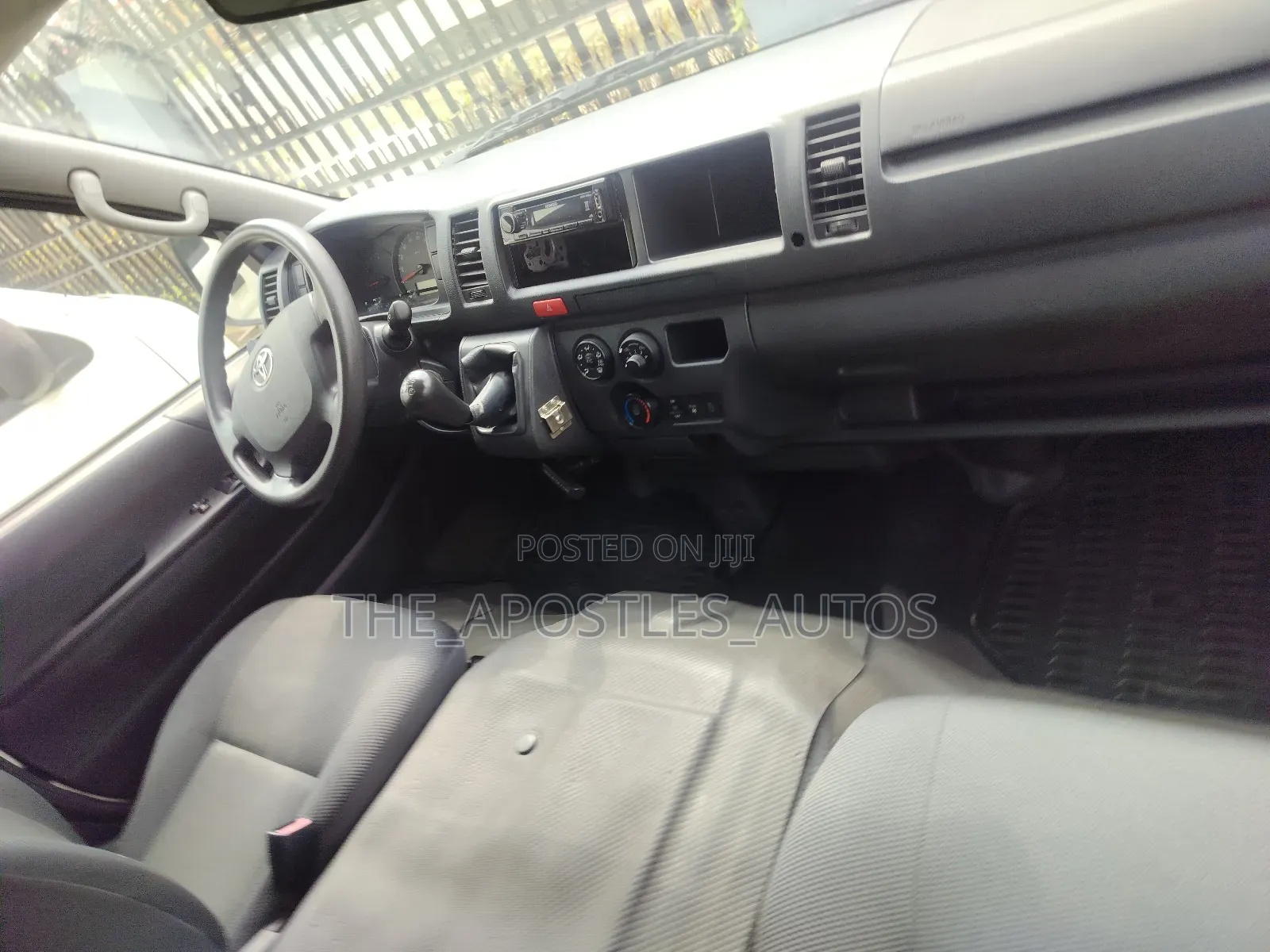 Toyota HiAce 2018 White