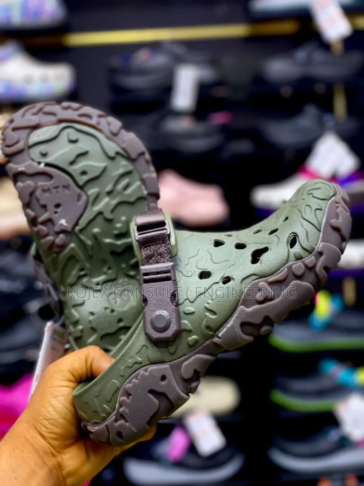 Atlas Men Crocs