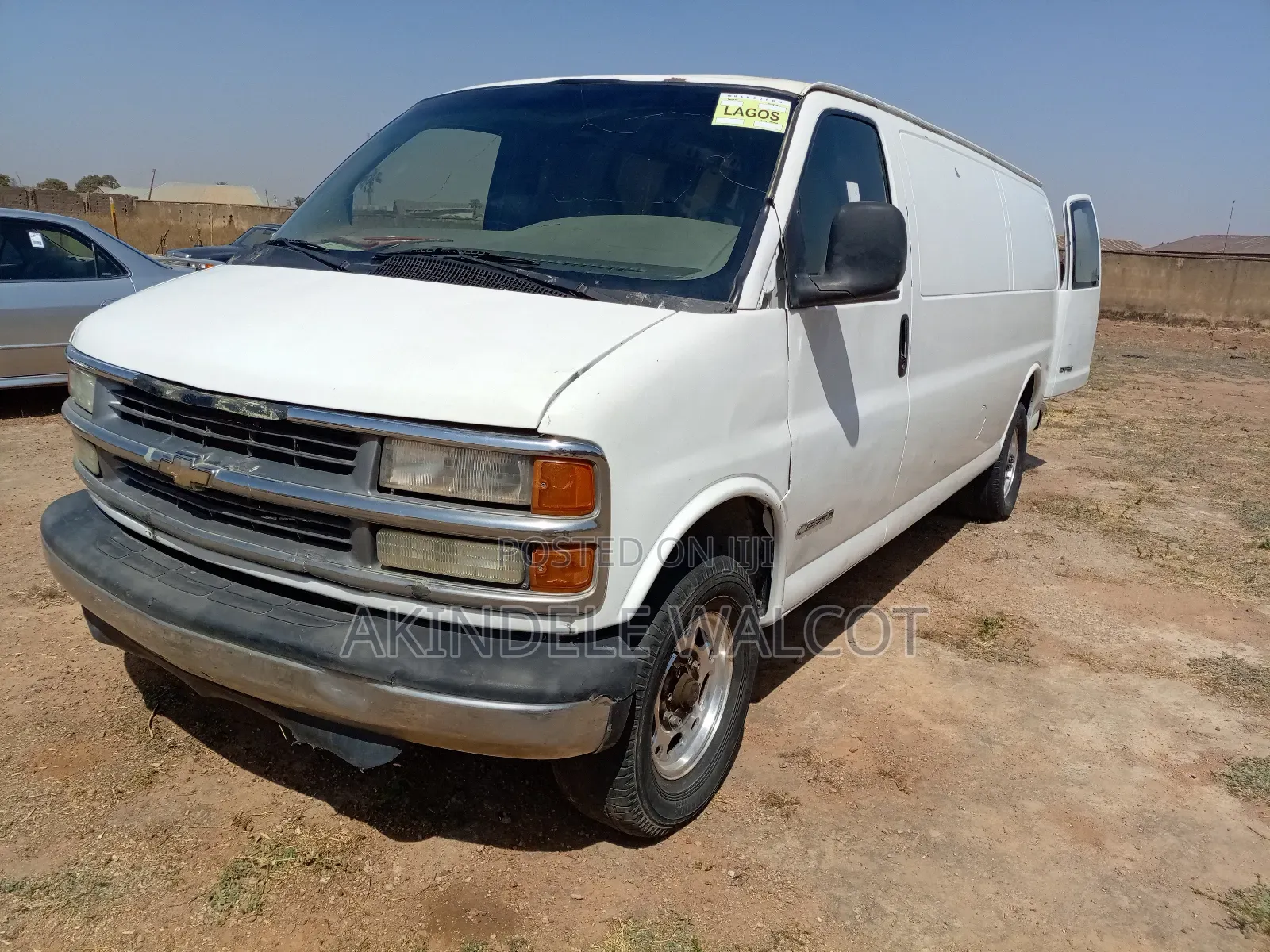 Chevrolet Shcool Bus 2008 White