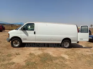 Chevrolet Shcool Bus 2008 White
