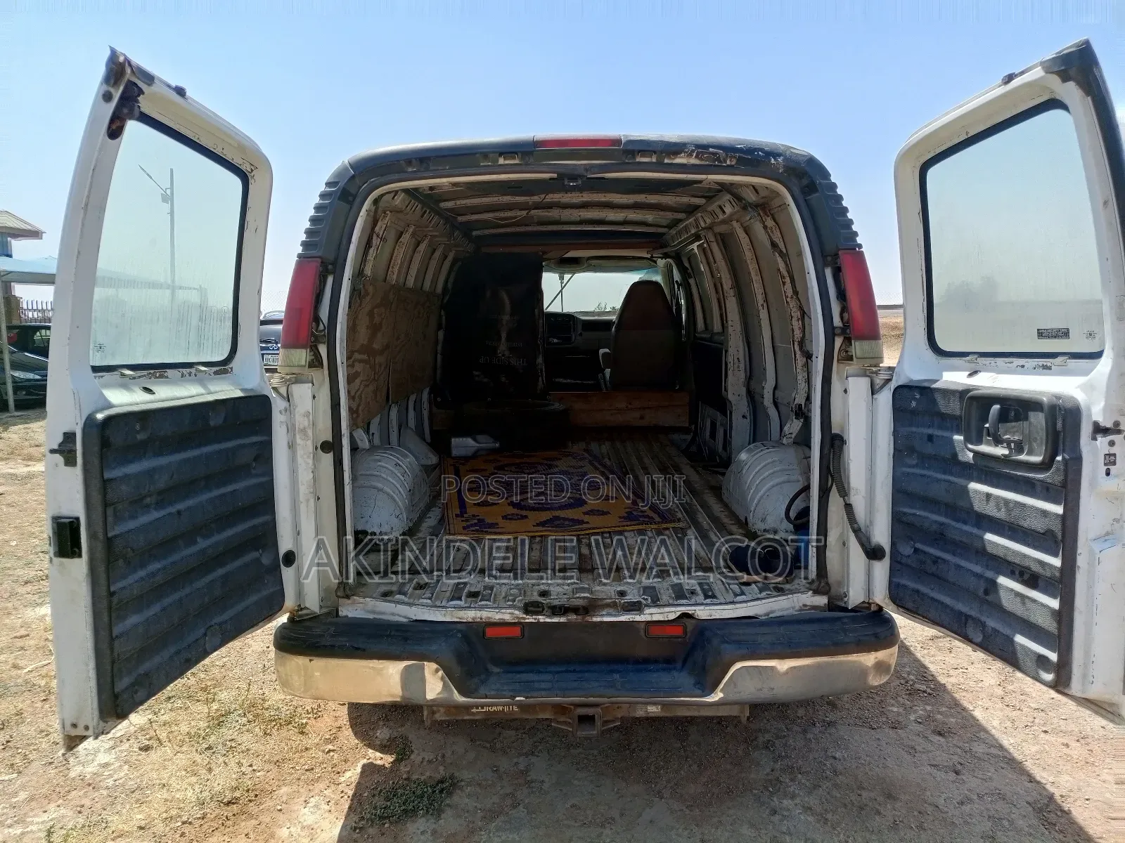Chevrolet Shcool Bus 2008 White