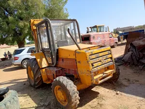 J. C. B Forklift 12 Tons