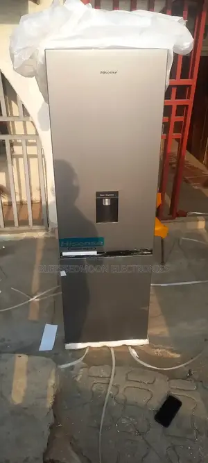 Hisense EXPERT INVERTER Fridge With Dispenser and Down Freez