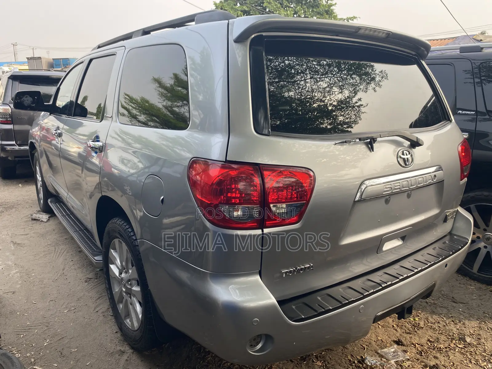 Toyota Sequoia 2010 Silver