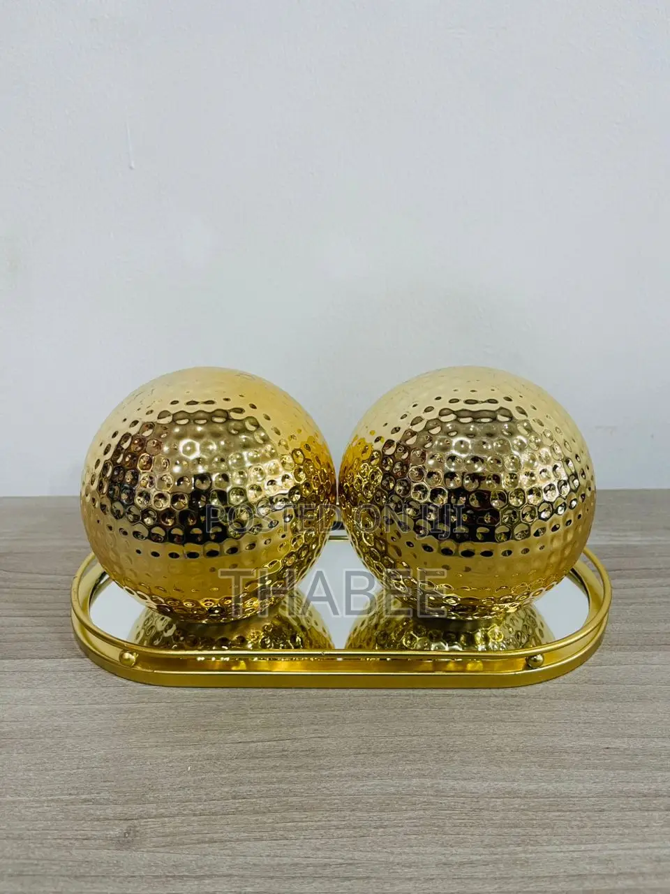 Gold Table Props Ball in Mirror Tray