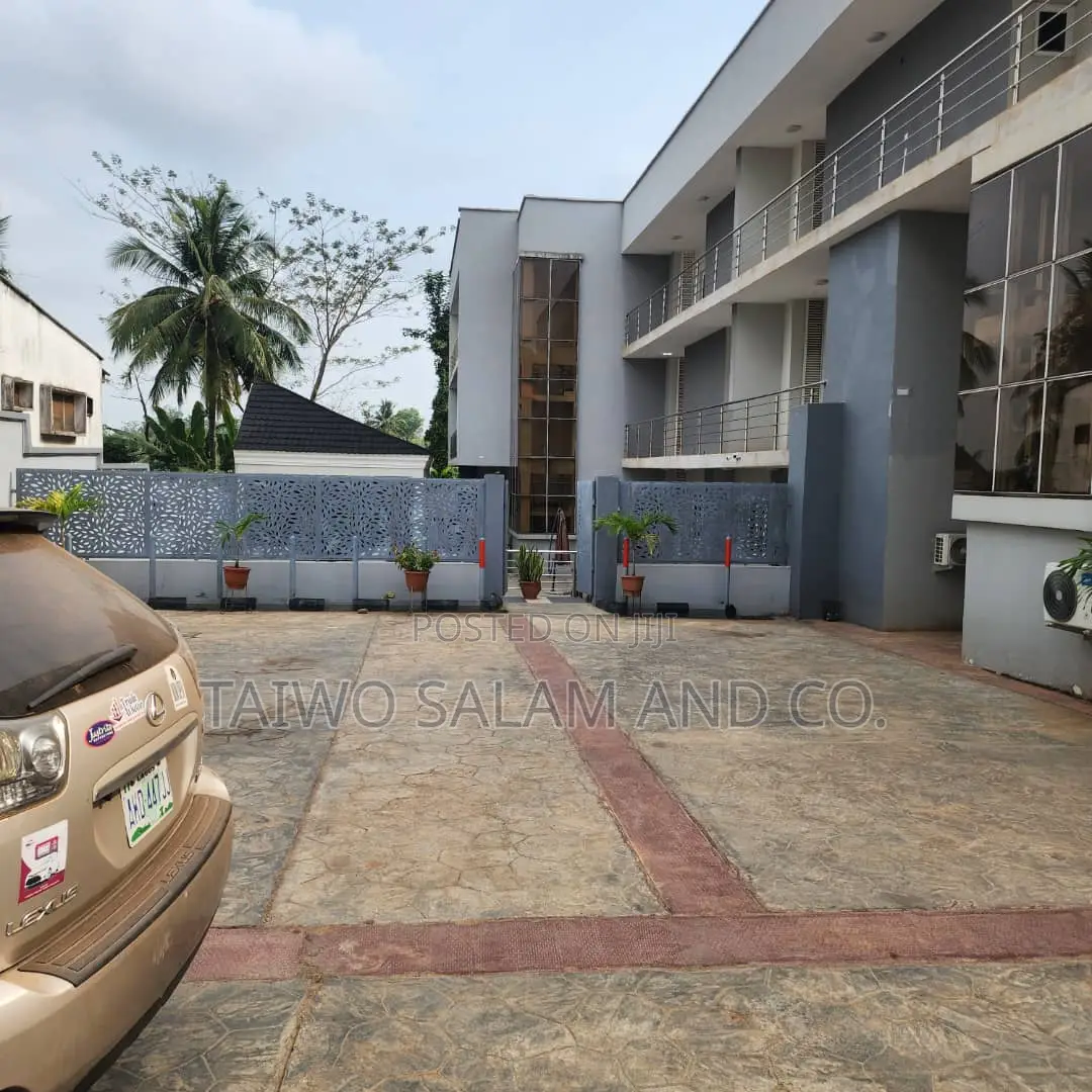 Newly Built Functioning 25 Rooms Hotel