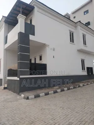 5bdrm Duplex in Idu for sale