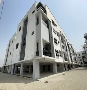 4bdrm Maisonette in Surulere Lagos for sale