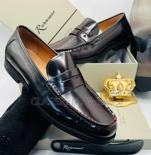 Classic Flat Shoe for Men in Sizes
