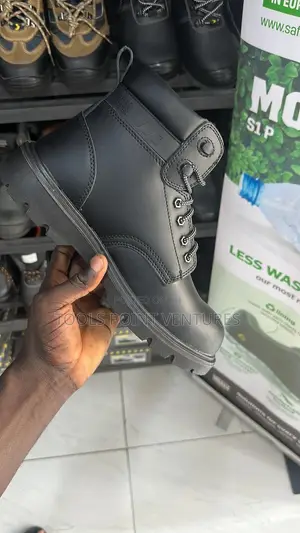 Safety Boots. (Safety Jogger)