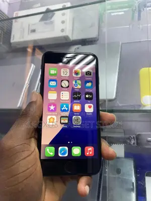 Apple iPhone SE (2020) 64 GB Black