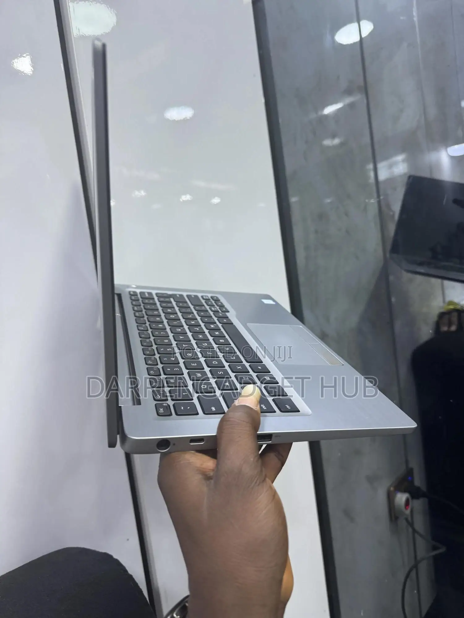 Laptop Dell Latitude 7400 8GB Intel Core I5 SSD 256GB