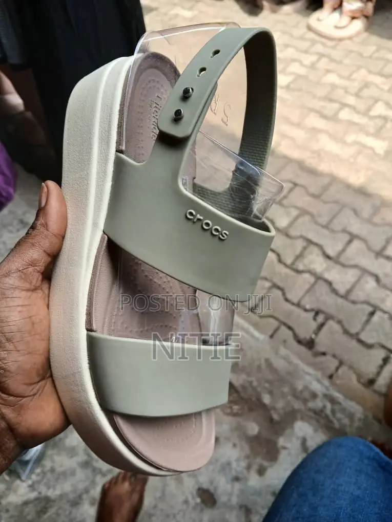 Women's Brooklyn Low Wedge Crocs