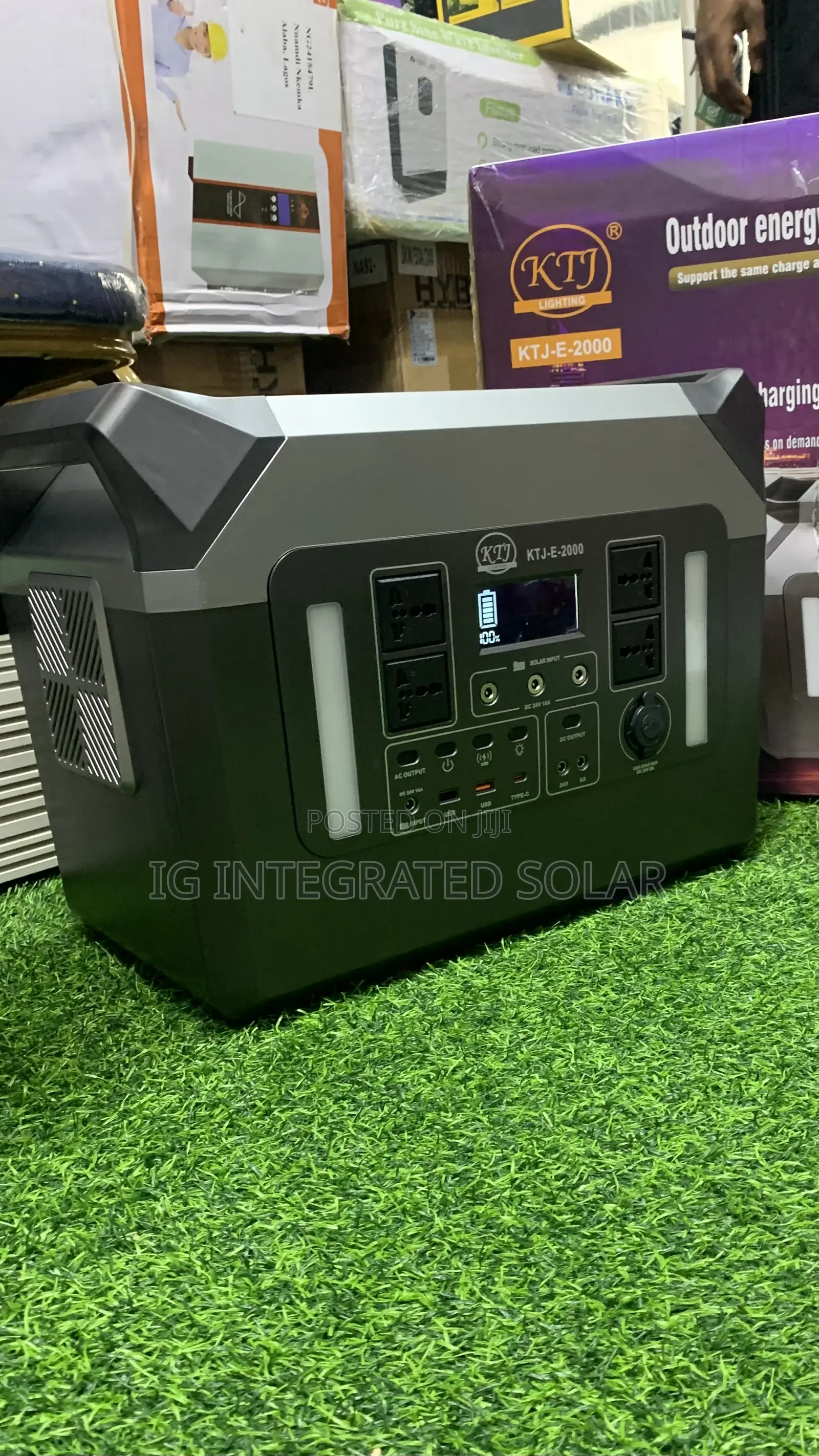 2KVA Solar Generator With Inbuilt Lithium Battery