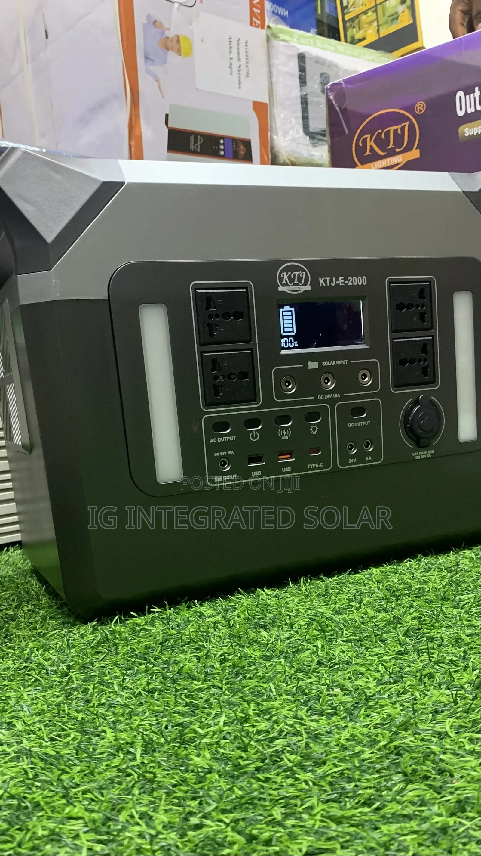 2KVA Solar Generator With Inbuilt Lithium Battery