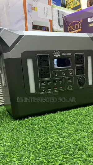 2KVA Solar Generator With Inbuilt Lithium Battery