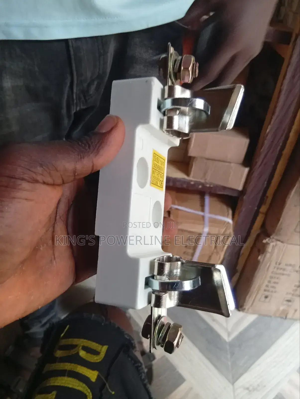 Fuse and Base 200 Amps