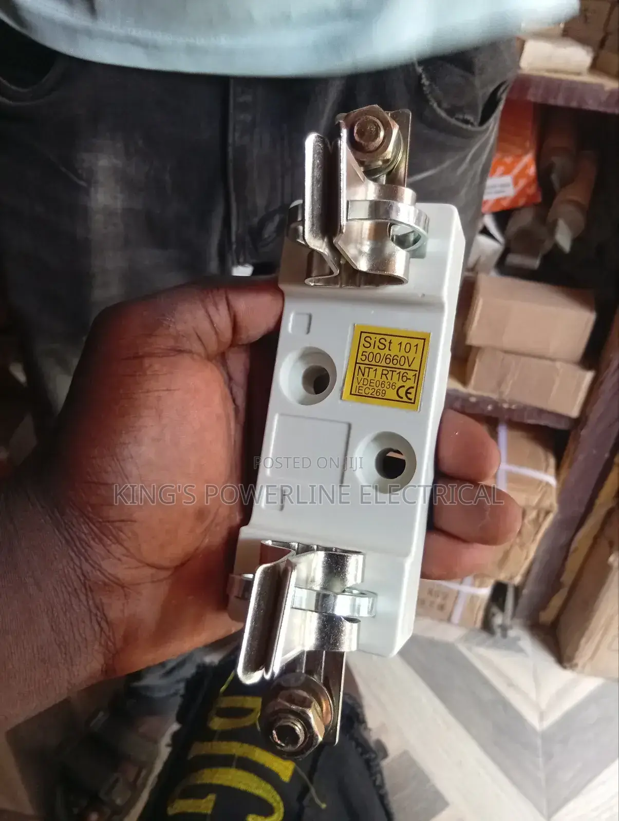 Fuse and Base 200 Amps