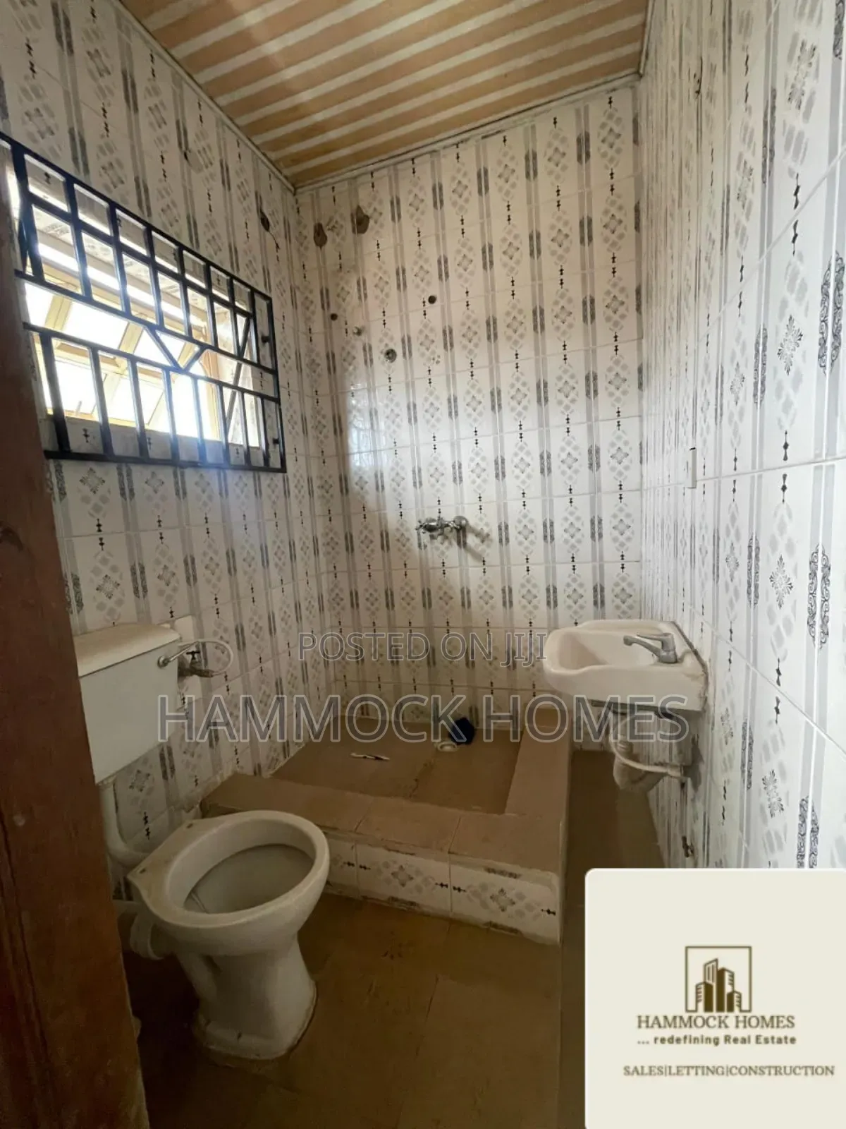 5bdrm Duplex in Alafia, Oke’Badan, Akobo for sale
