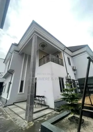6bdrm Duplex in Stadium Road , Port for sale