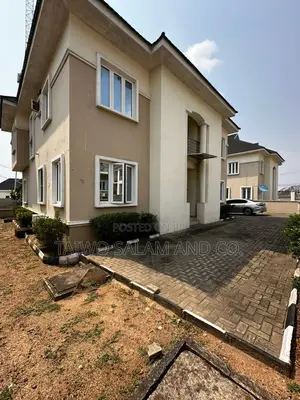 5bdrm Duplex in Agodi for sale
