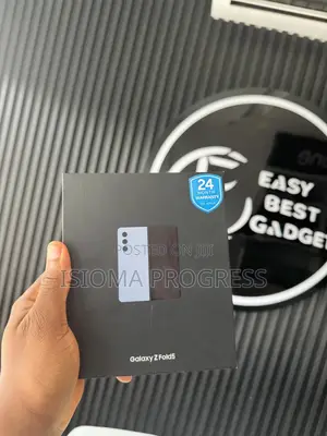 Photo - New Samsung Galaxy Fold 5G 512 GB Black
