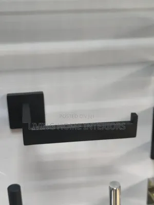 Black Tissue Holder