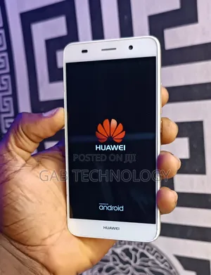 Photo - Huawei Y6 16 GB White