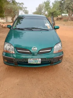 Photo - Nissan Almera Tino 2002 Green