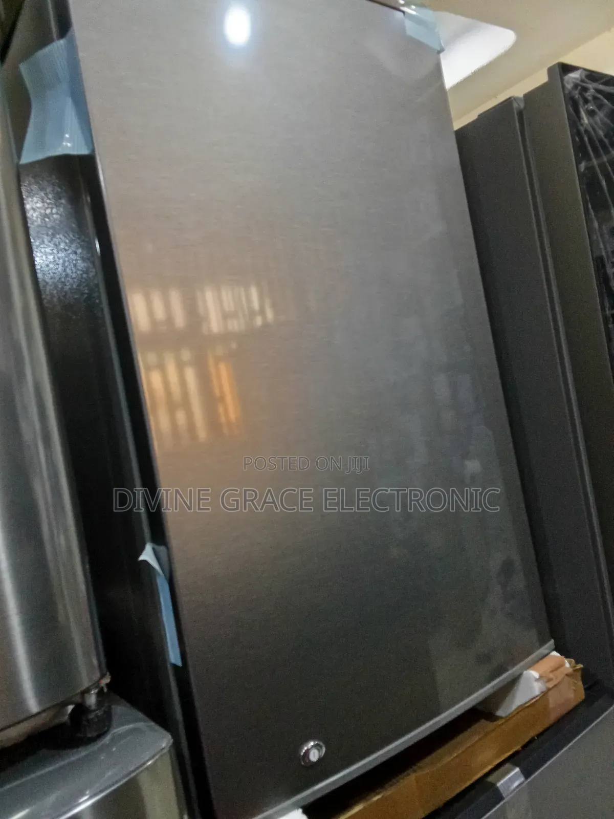 90 Liters Hisense Table Top Fridge