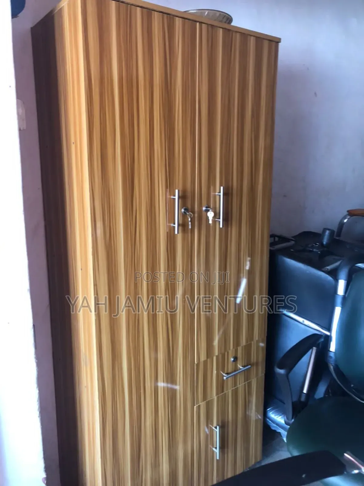 Mini Wardrobe